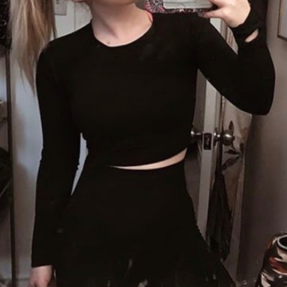 LM Activewear CropTop - Picture 3 of 5